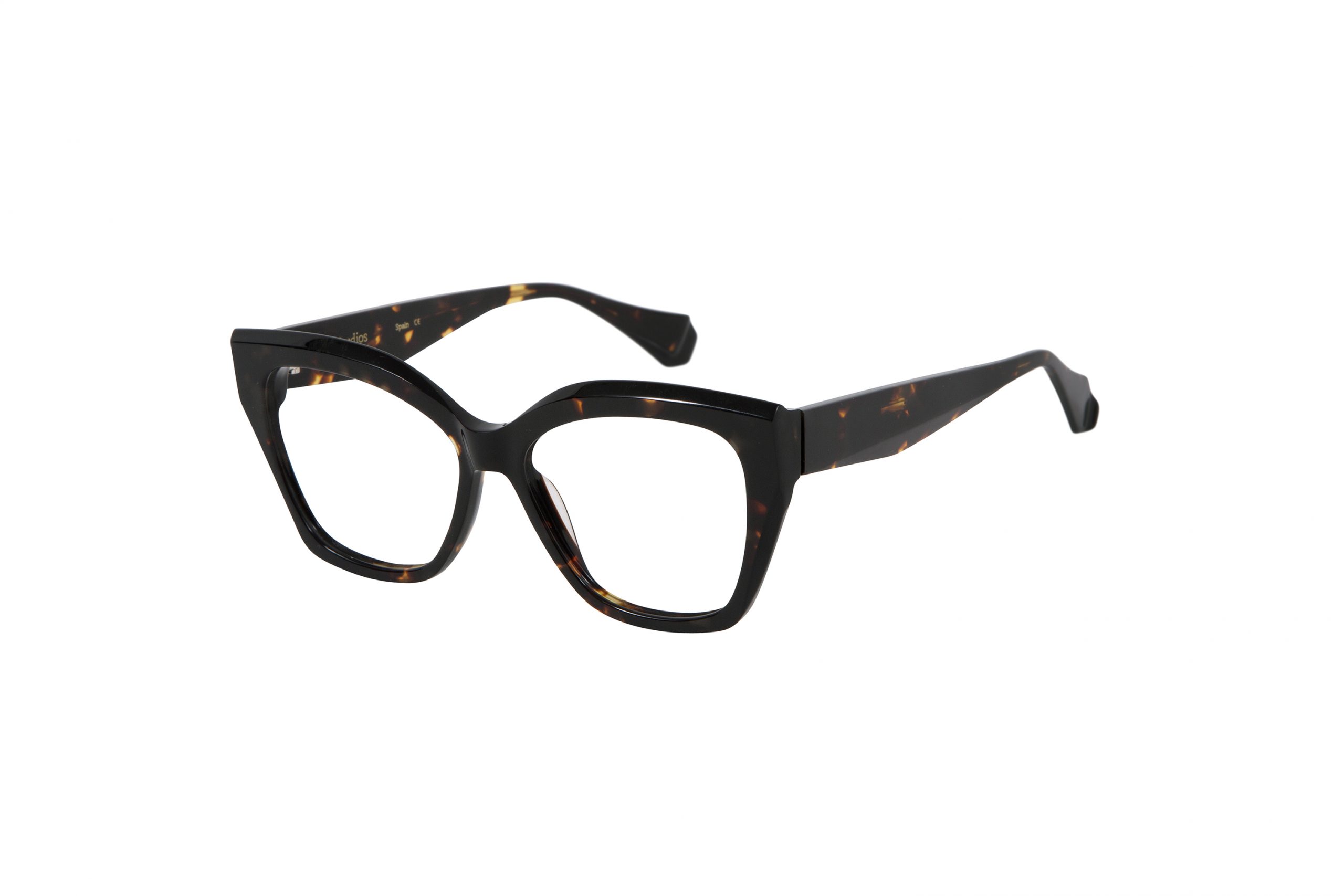 GIGIStudios_aw22:23_vanguard_optical_poppy_6732-2
