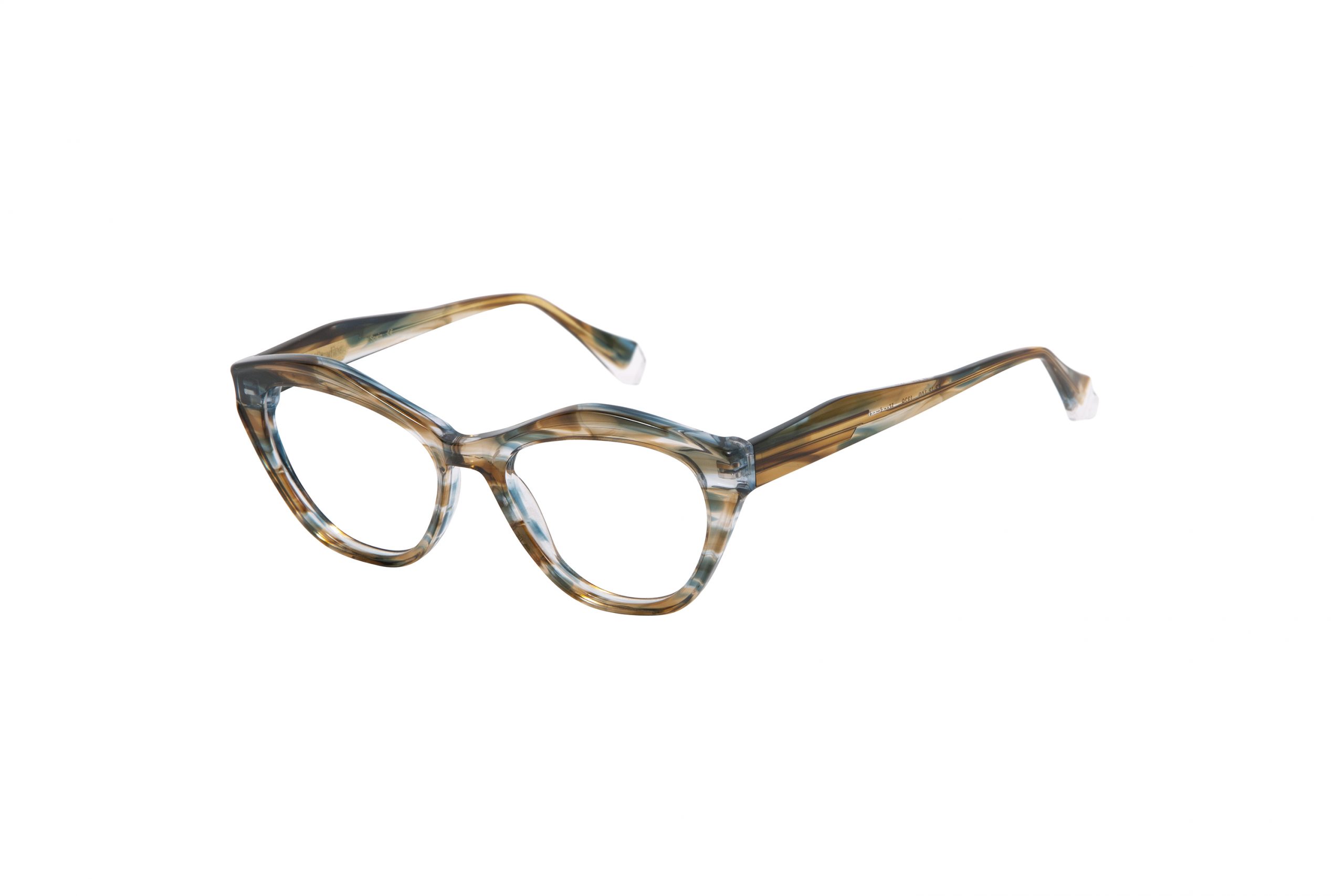 GIGIStudios_aw22:23_vanguard_optical_samantha_6731-0