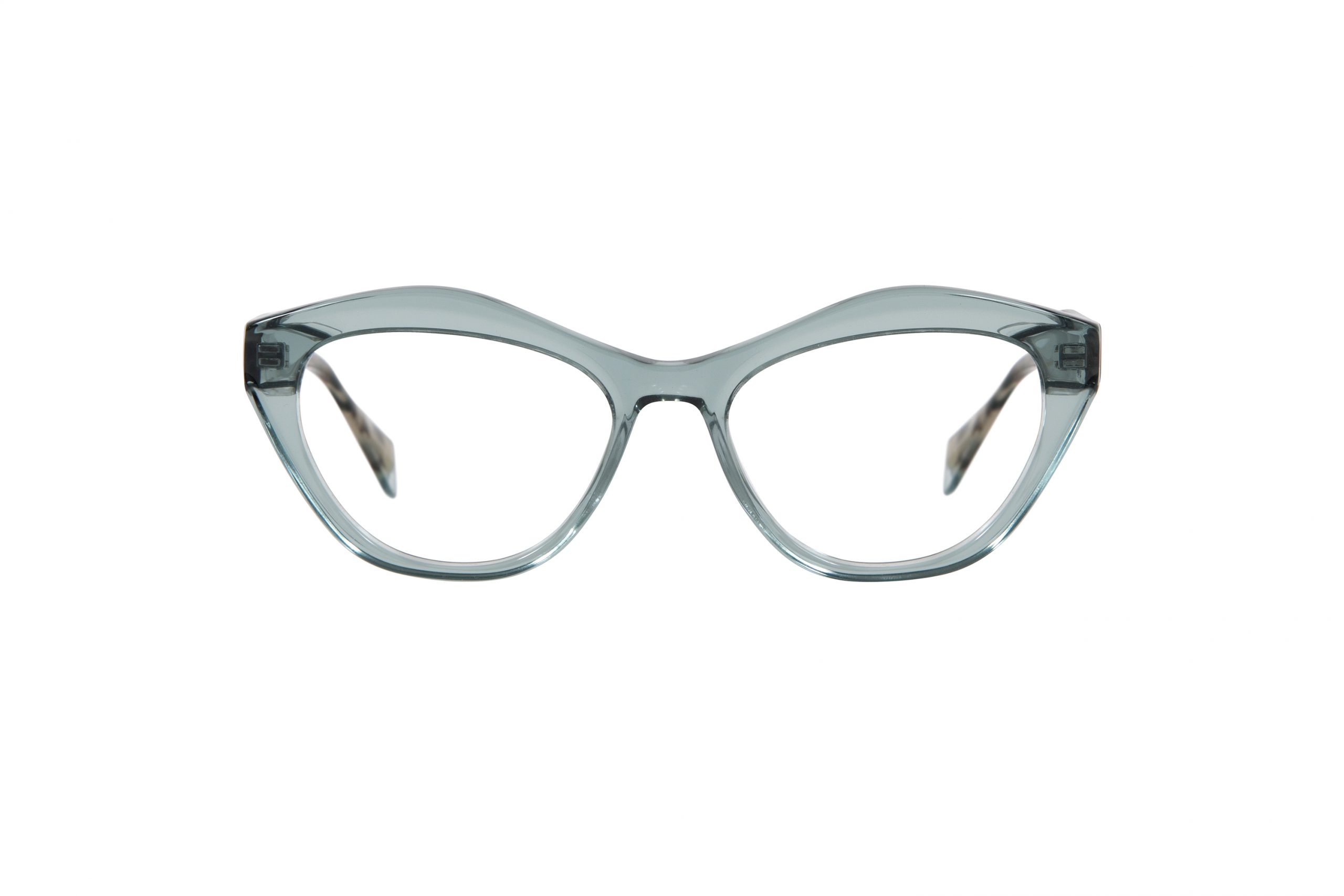 GIGIStudios_aw22:23_vanguard_optical_samantha_6731-3.
