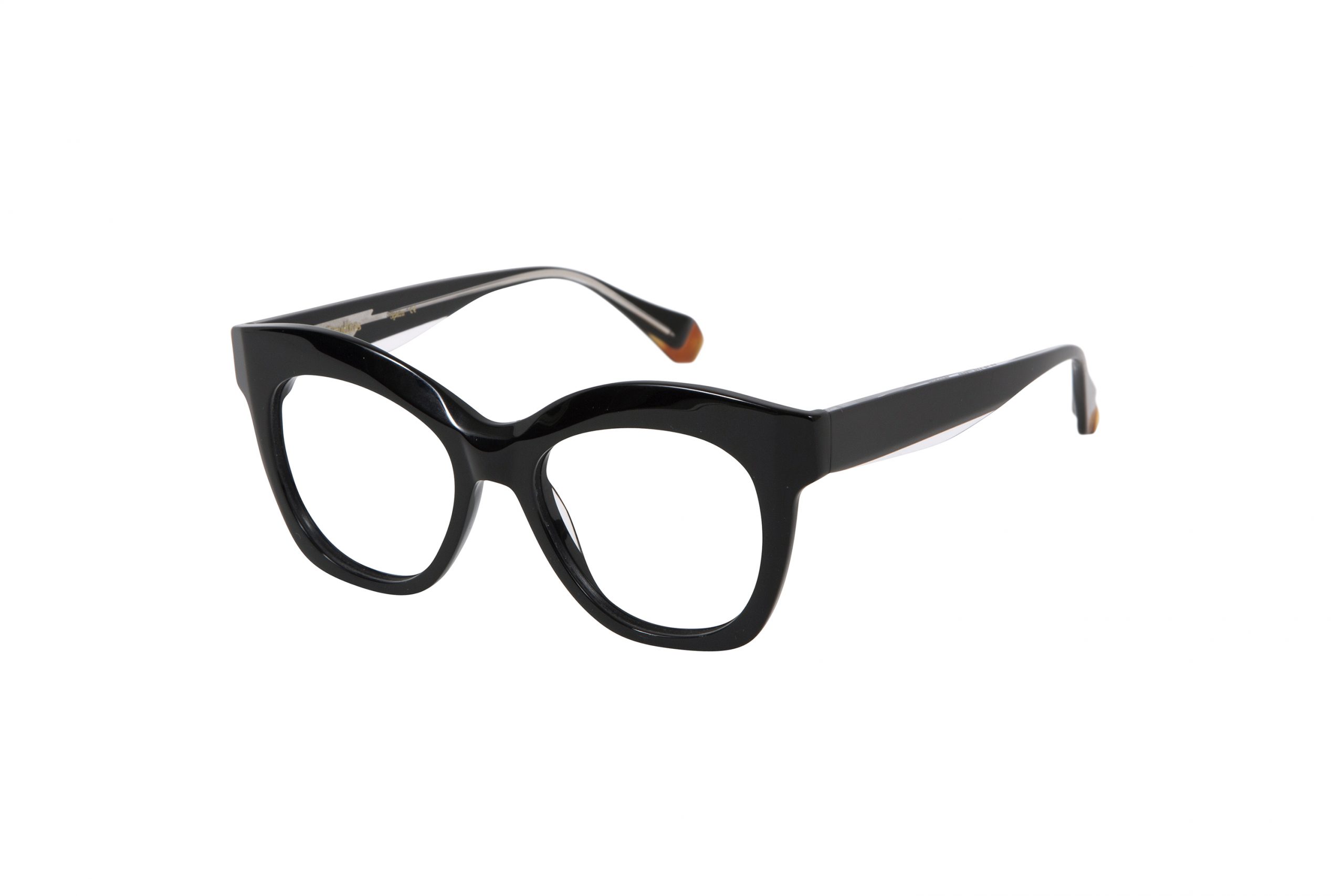 GIGIStudios_aw22:23_vanguard_optical_winnie_6748-1